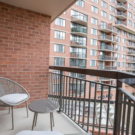 Modern & Charming Apt With Rooftop @Pentagon City Arlington Exterior foto