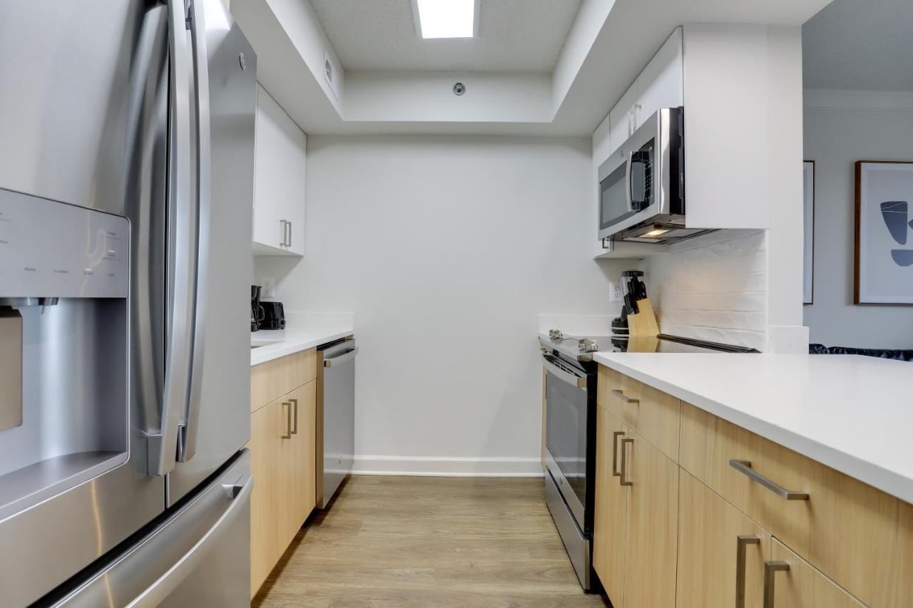 Modern & Charming Apt With Rooftop @Pentagon City Arlington Exterior foto